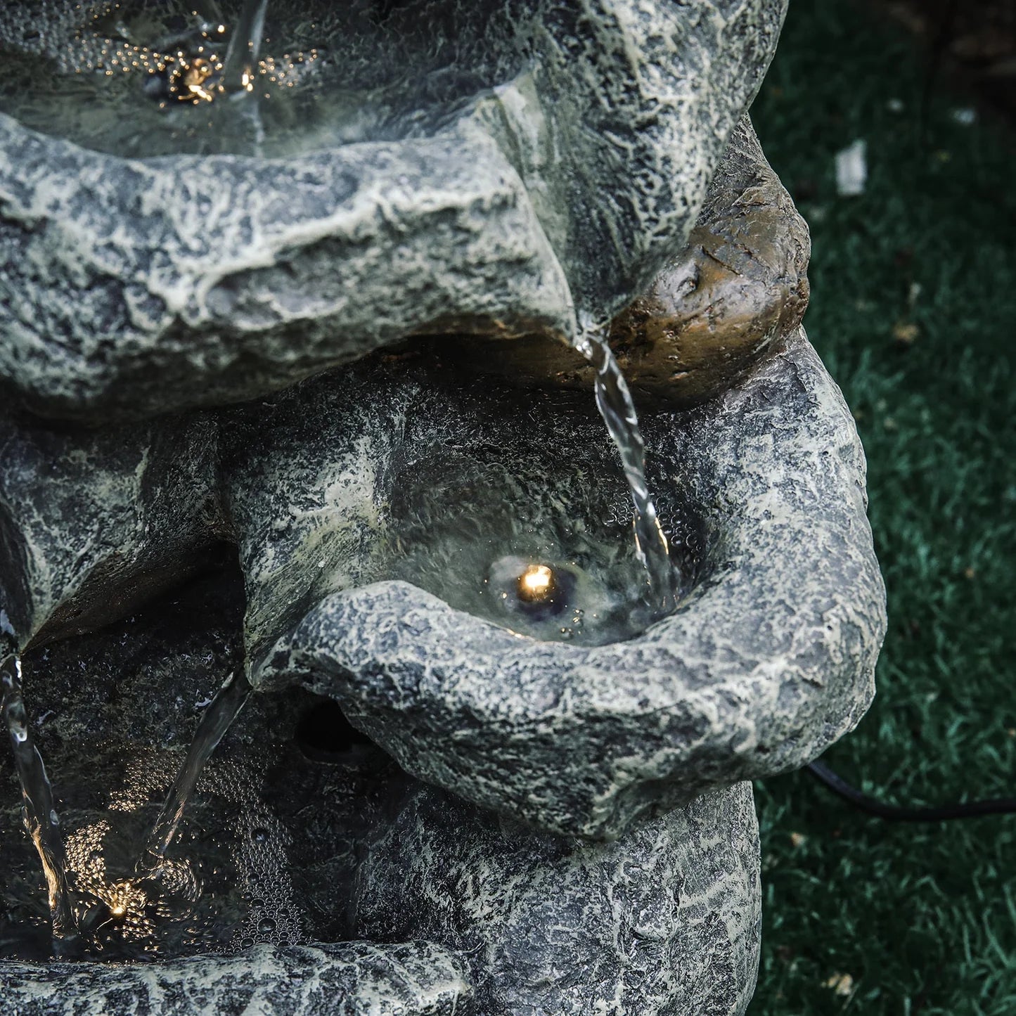 Gartenbrunnen mit Kaskade und Pumpe – 49 cm hoch, mehrstufiges Wasserspiel
